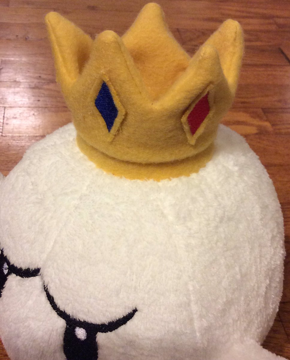 king boo plush with crown