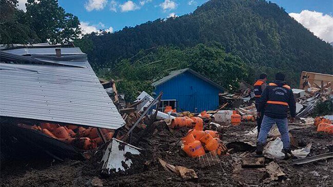 Cooperativa's tweet image. Mantienen evacuación preventiva y establecen zona de exclusión en Villa Santa Lucía ante pronóstico de nuevas lluvias bit.ly/2AVVDgR