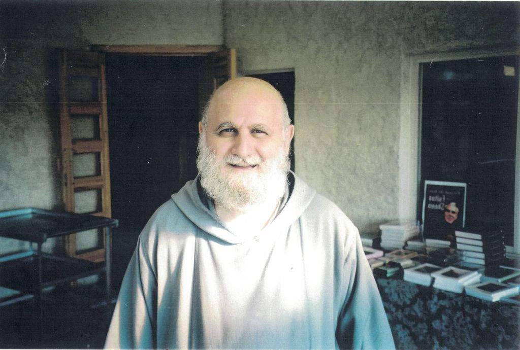 GoodCounselOrg's tweet photo. Please help pass the word that the services for Fr. Andrew, @CFR_Franciscans will be #streamedlive - you will be able to watch even if you don't have a Facebook account. #FatherAndrew #RIP #prolife https://t.co/sDoi2dBVY0 https://t.co/rOk4BYgp7g