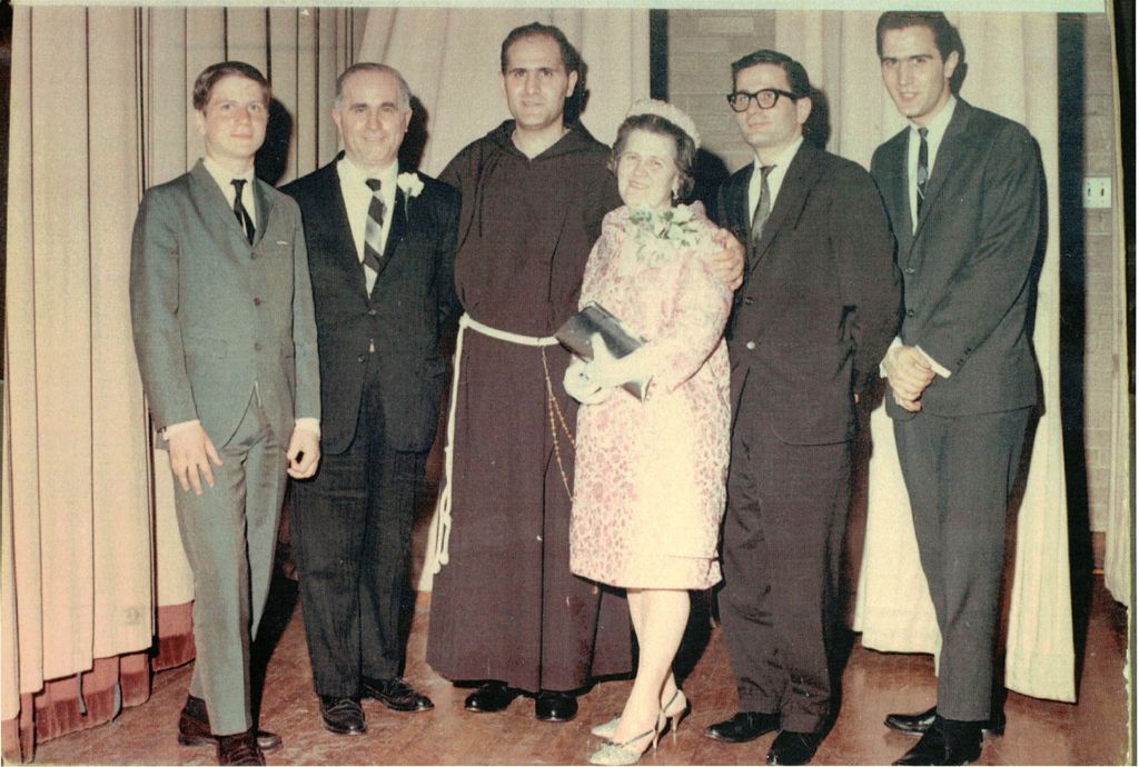GoodCounselOrg's tweet photo. Please help pass the word that the services for Fr. Andrew, @CFR_Franciscans will be #streamedlive - you will be able to watch even if you don't have a Facebook account. #FatherAndrew #RIP #prolife https://t.co/sDoi2dBVY0 https://t.co/rOk4BYgp7g