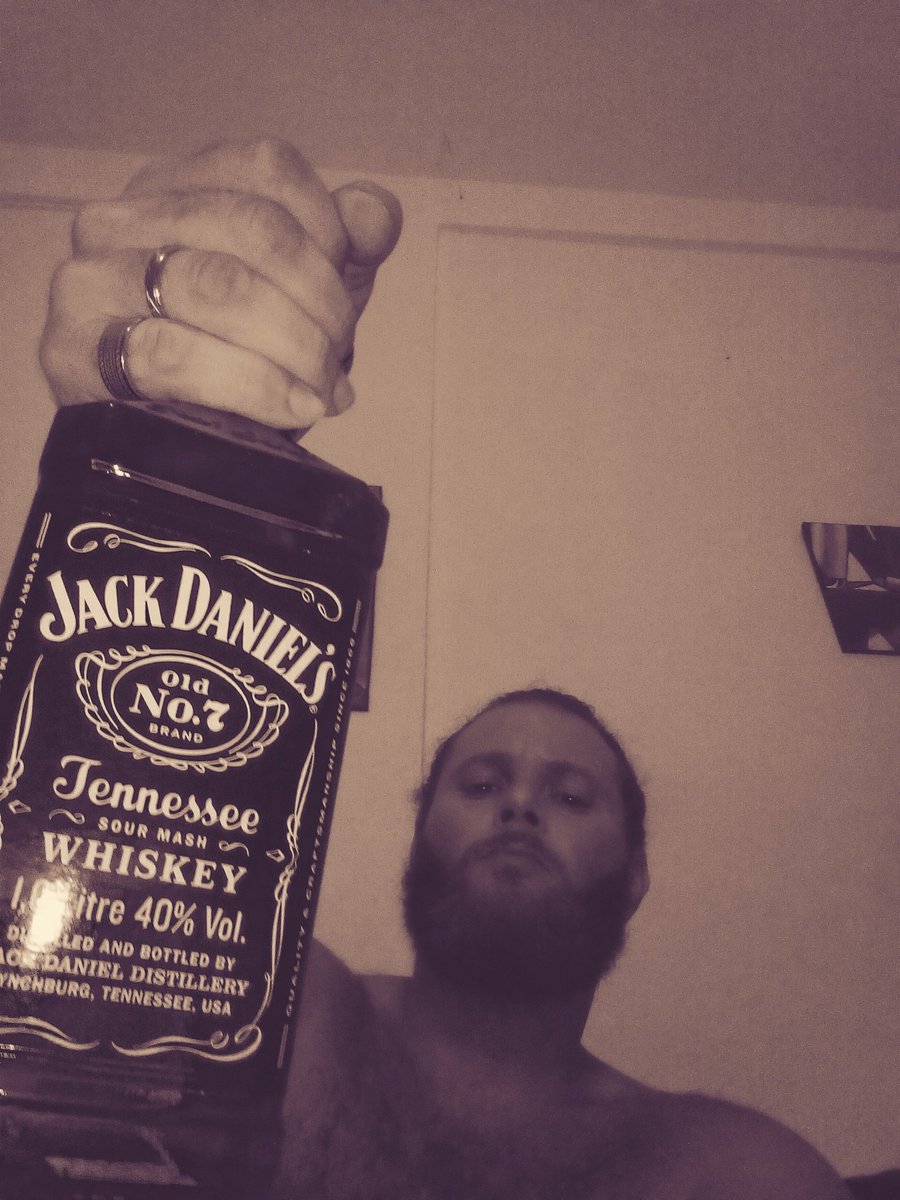 Yogsta_Official's tweet photo. #JackDaniels #Tennessee #whiskey #high And #drunk #making #music #drinkandsing #inspirational #quotes #have a #blessed #night #Everyone #MusicMonday #Team #Yogsta #Gang https://t.co/db4apnD1wu
