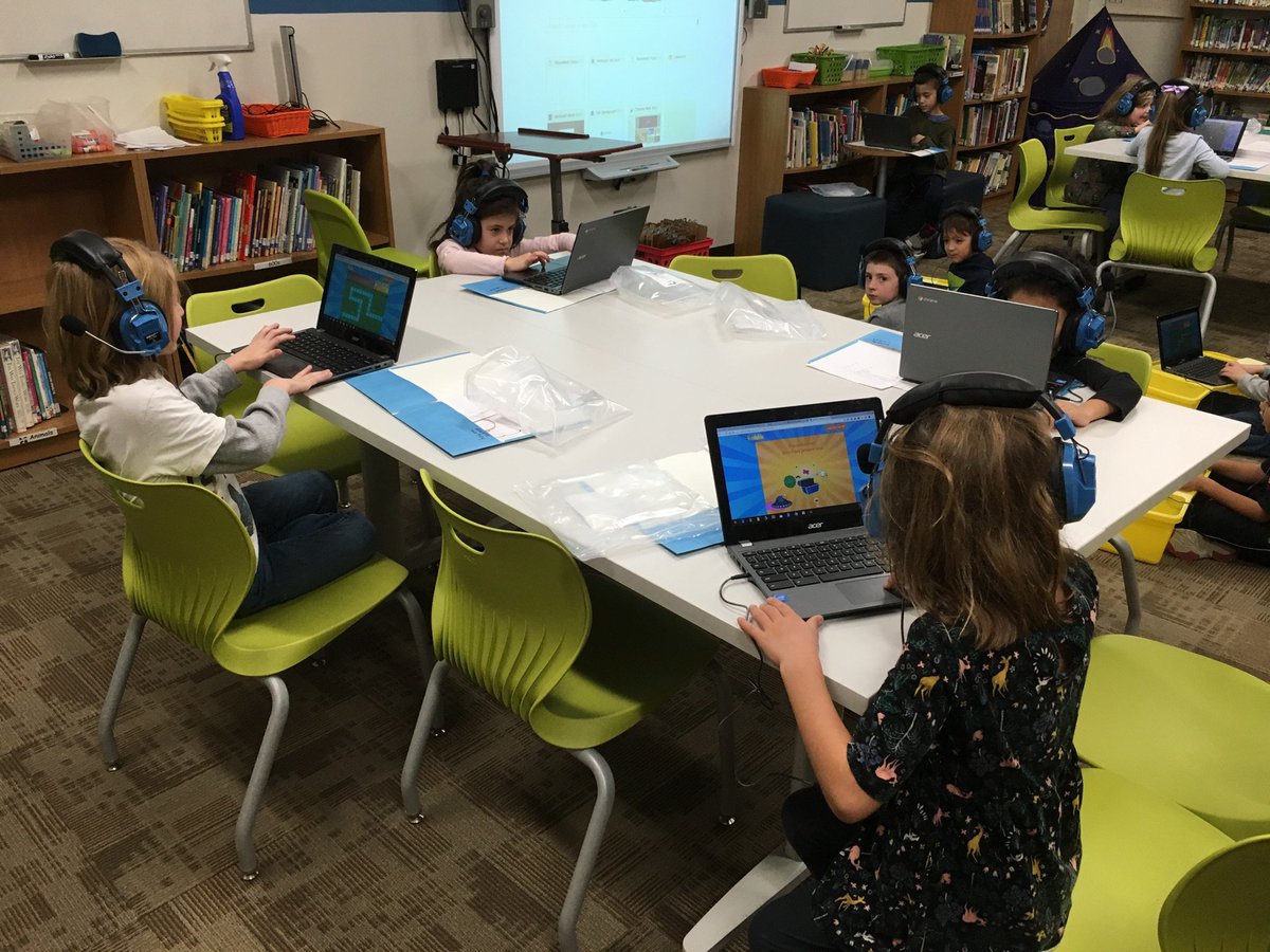 BrookPrincipal's tweet image. Never too early to start coding! @MissTesta22 @EllenLuca1 #brookdalerocks #codingrocks