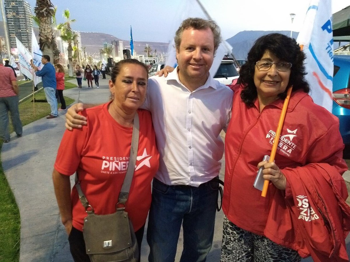 RenzoTrisotti's tweet photo. Hoy desde nuestra costanera de #Iquique le dijimos a los miles de Tarapaqueños que apoyaron a @sebastianpinera, entregándole una de las más altas votaciones de🇨🇱MUCHAS GRACIAS!!! https://t.co/KzcDXRjbSo
