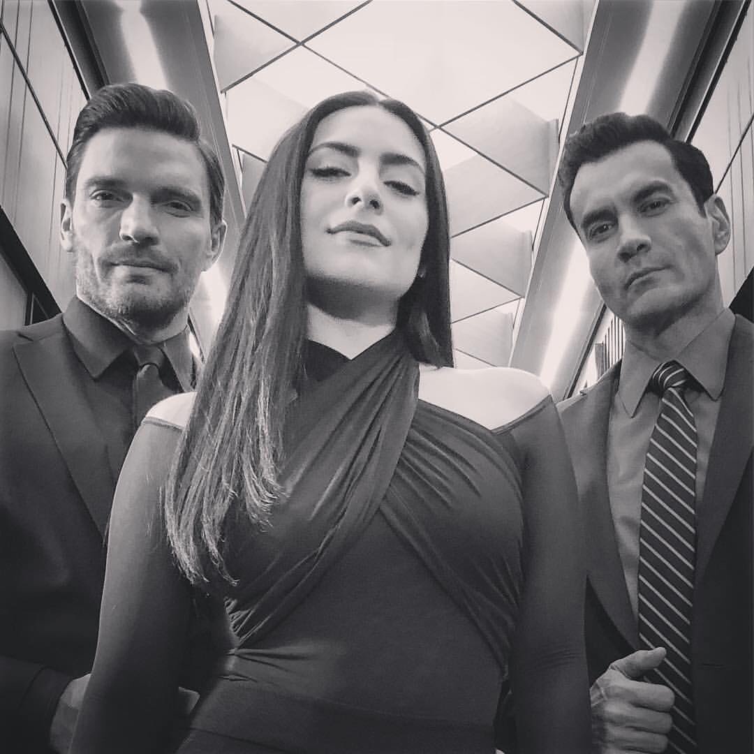 Ingrid_Garciar's tweet photo. 📢 ¡En #2018 @anabreco estará por todas partes👏🏻🔜! 🇪🇸 &amp; 🇧🇷 disfrutarán del reestreno de #CorazonIndomable ❤️🐒, en 🇲🇽 reviviremos la historia de #Aurora 😍con el reestreno de #Teresa y juntos descubriremos #AmarSinLey 📺❣️ https://t.co/3L0H33Sy4G