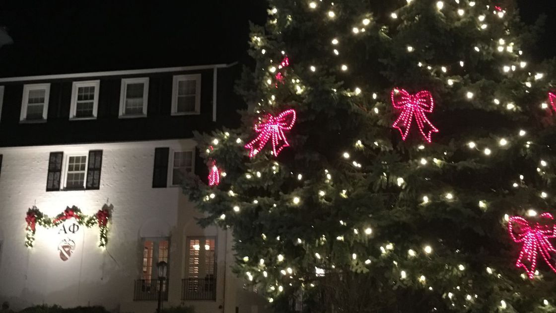 More nominations for great holiday lights are coming in. See the latest here: buff.ly/2CYToKO #LNK