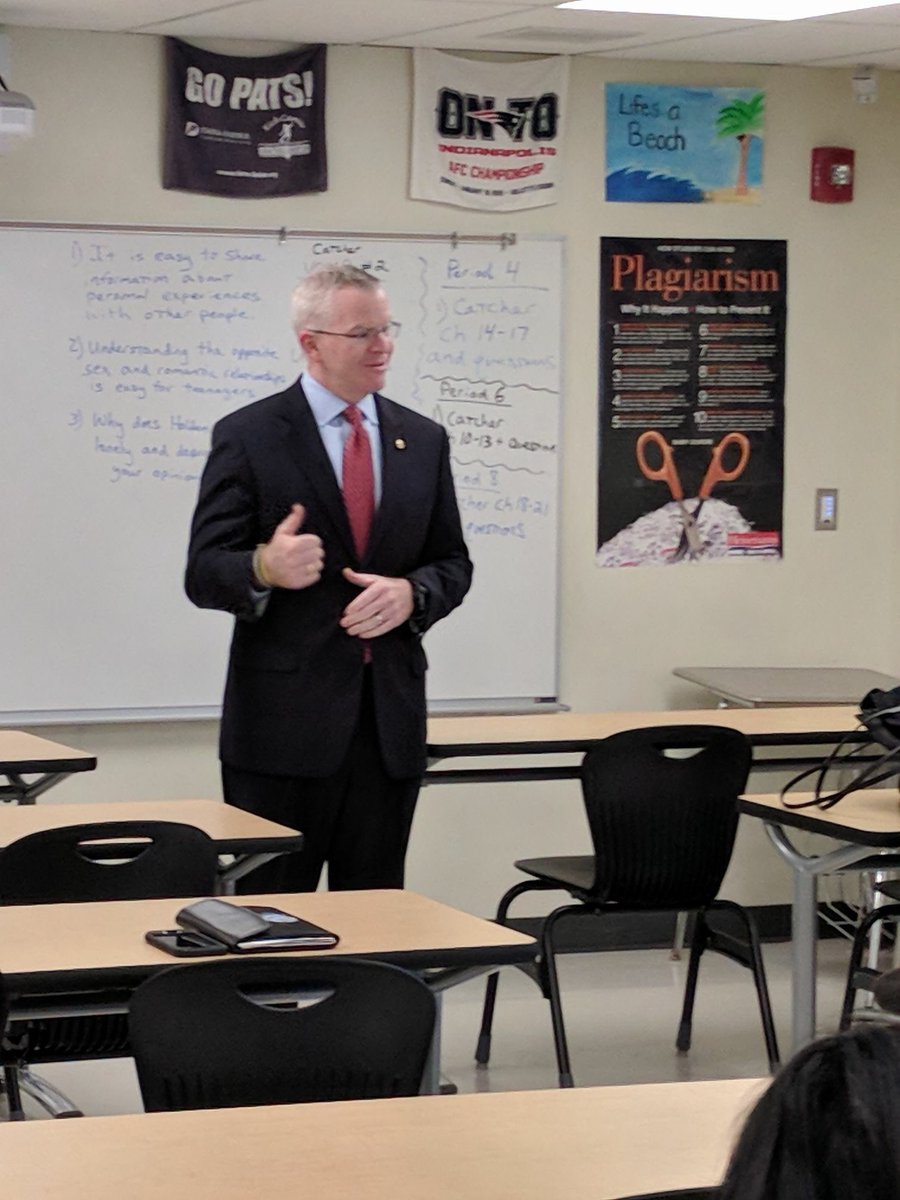 Connolly4CT's tweet photo. Got the opportunity to talk to the Wethersfield High School Young Dems this afternoon about my vision for the state. We need to change the narrative about CT so that our young people view the state as a place of opportunity! #Connolly4CT #CTtogether https://t.co/cklpzuVcXR