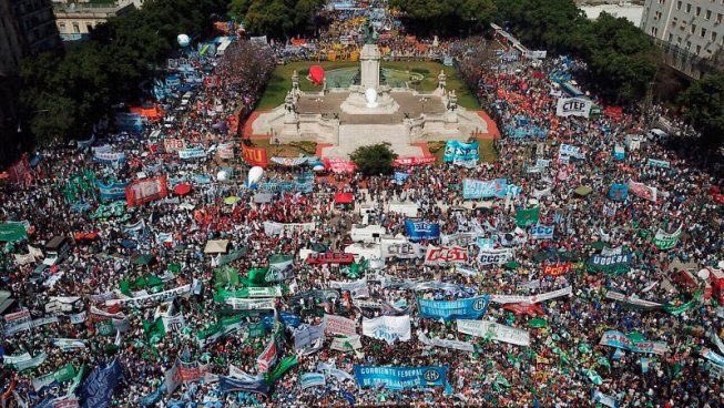 NoticiasdeAR's tweet photo. La marcha fue esto. #NoALaReformaPrevisional https://t.co/7eMufmFBUV