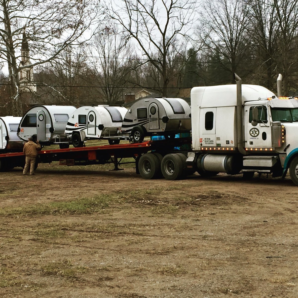 MTNTRAILERSALES's tweet photo. Something new at MTS...
#teardropcampers
#mtrailerlife https://t.co/fABNkoVKk9