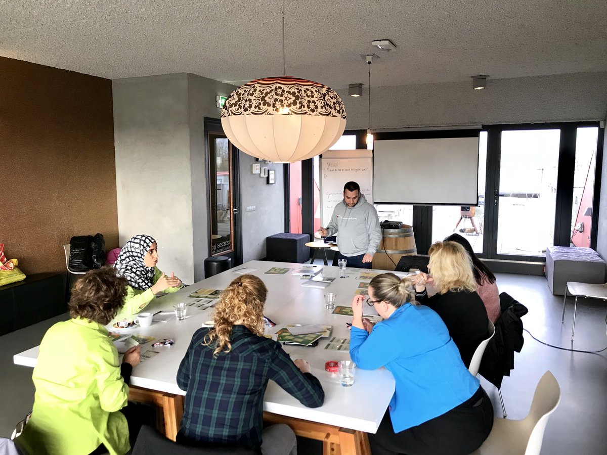 SchateilandNL's tweet photo. Vandaag #teamcoaching van een ambitieus topteam in @GemHHW bij @skeefcableski #teamrollen #besluitvorming #zelfsturing MET @InfoMethhw https://t.co/rmJXDDjZv1