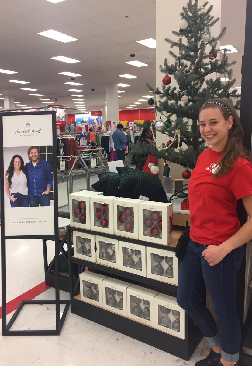 @cat10jill @coylelmc <a href="/Jake2934/">Jake Oney</a> <a href="/veramay11/">April Bengert</a> <a href="/Purvies/">Purvies Taylor</a> <a href="/stu_towne/">Stu towne</a> <a href="/ralph_mz/">Ralph Mosco</a> @TgtRyan Thankful for last minute tree decor full and ready for our guests thanks to Jocelyn at 1804 #givejoy <a href="/stu_towne/">Stu towne</a>