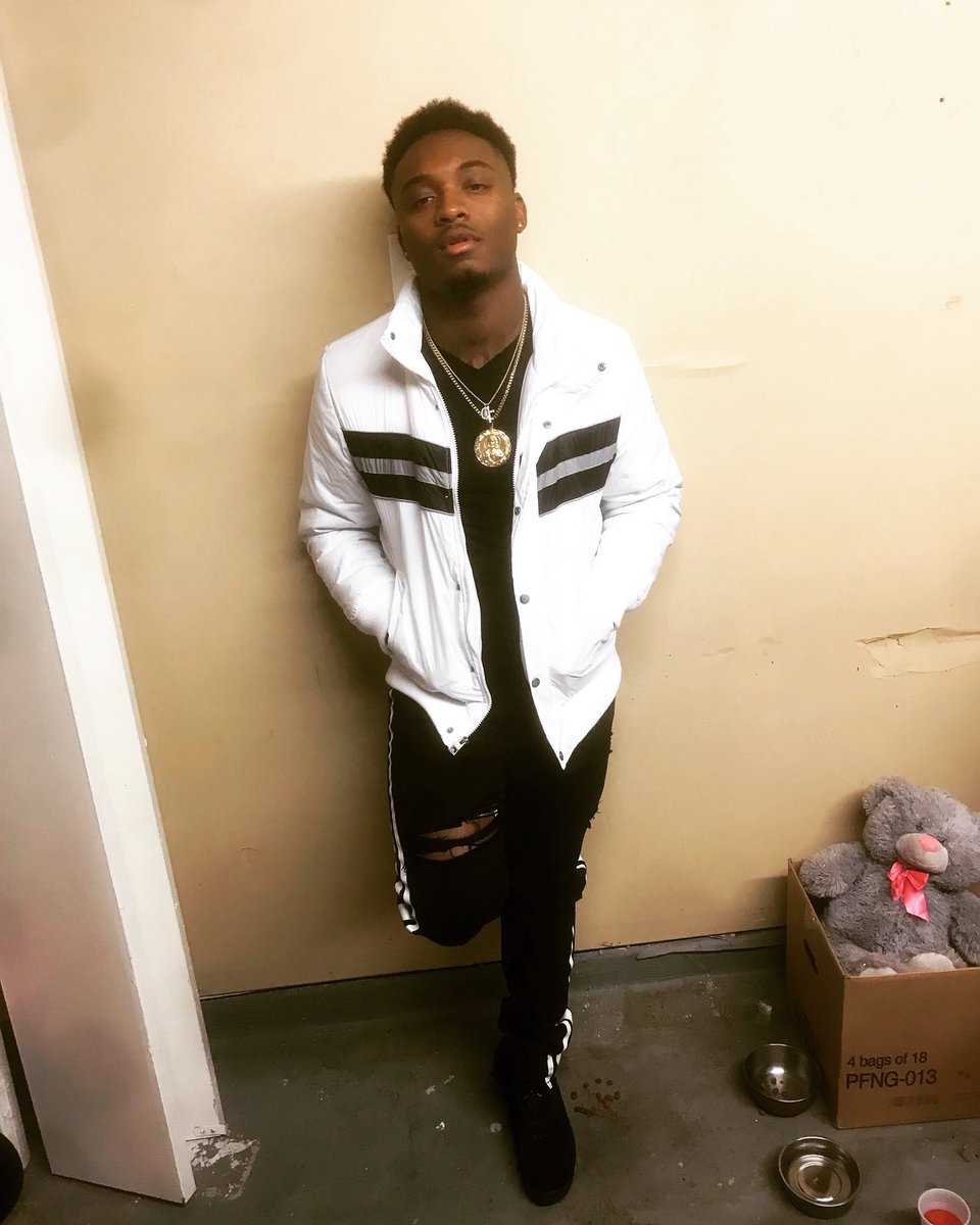 DrugRixhRabbit's tweet image. I’m only one man it’s hard to operate with no sleep 💰🙌🏾😴 #FreeQua