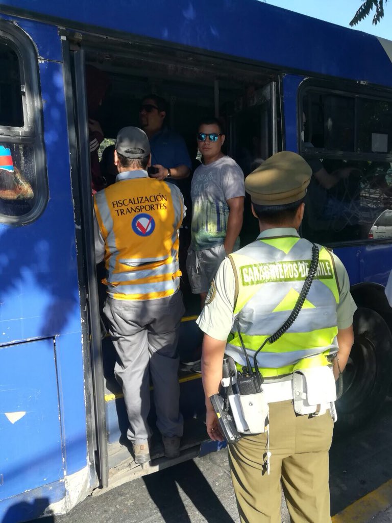 Fisca_MTT's tweet photo. Esta mañana, control de evasión realizado en Avenida Santa Rosa, comuna de La Granja. Paga tu pasaje siempre https://t.co/dK0rY4RFs0