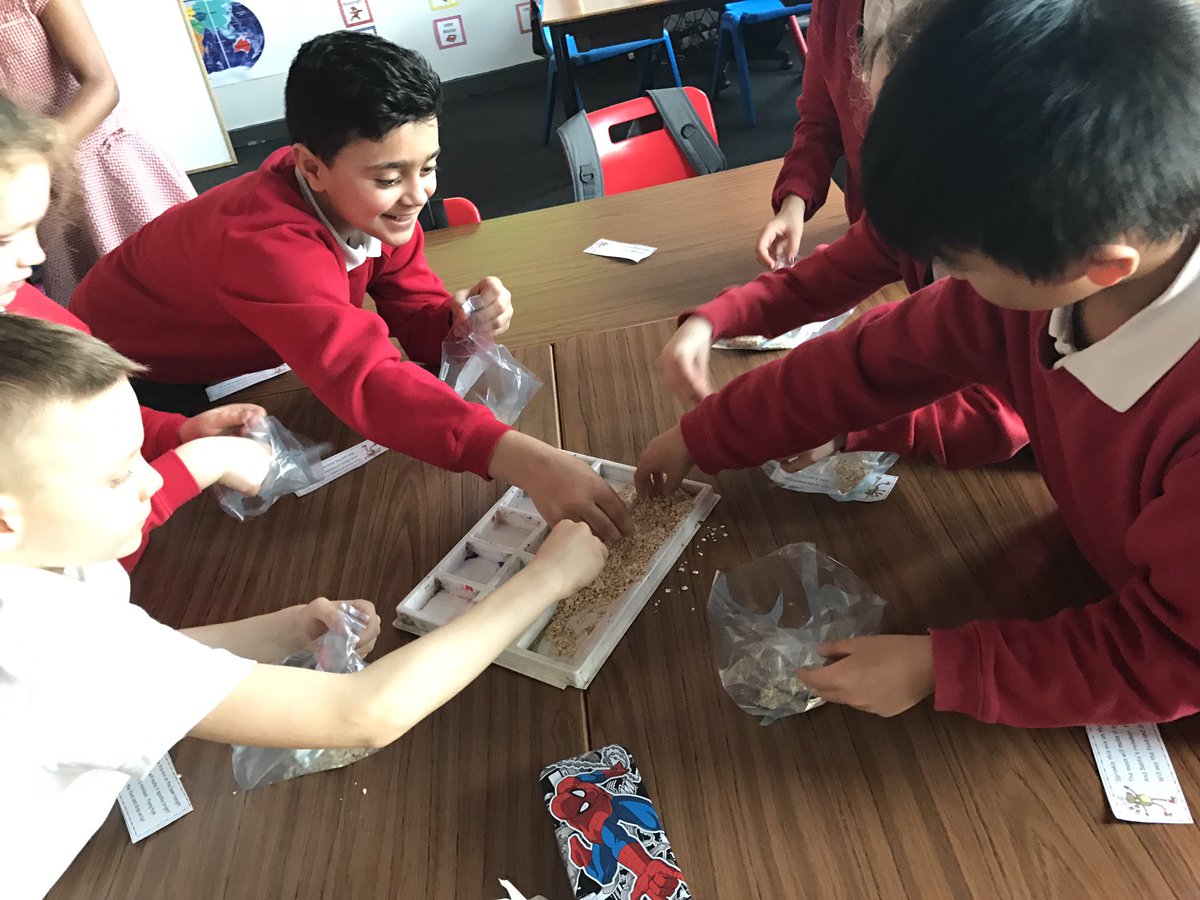 CorpusChristi_K's tweet photo. P4a enjoyed making reindeer food today #countdowntosanta๐
๐ฝ https://t.co/98VqNCMRhj