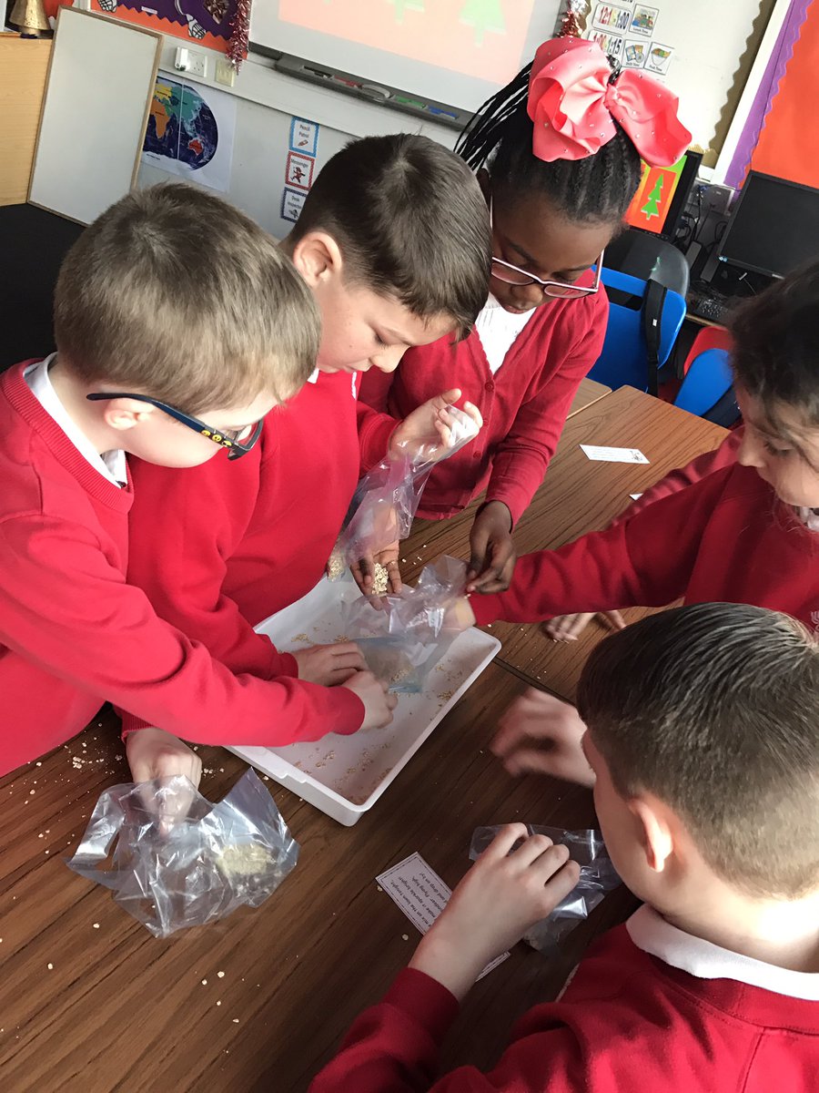 CorpusChristi_K's tweet photo. P4a enjoyed making reindeer food today #countdowntosanta๐
๐ฝ https://t.co/98VqNCMRhj