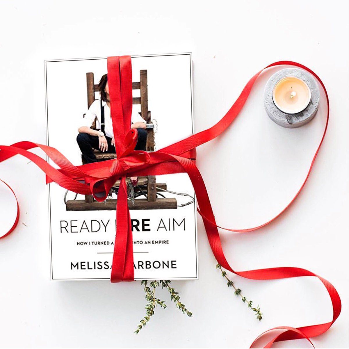 Check it out, the perfect gift for the aspiring entrepreneur! All my secret tips, tricks, and anecdotes on how to turn dreams into reality! LINK IN BIO