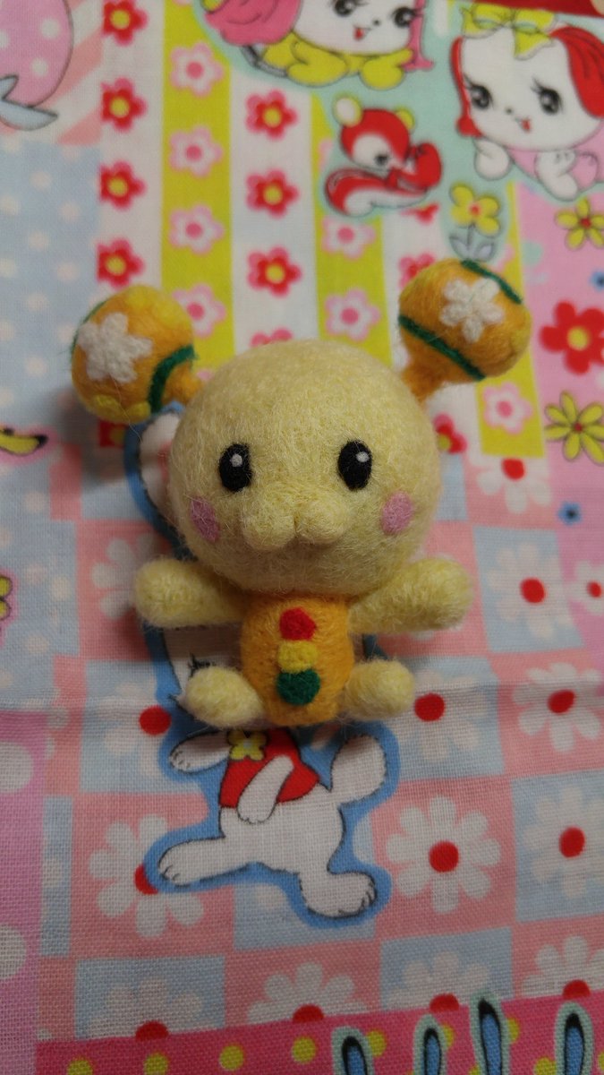 むっち Minne販売中 羊毛フェルト No Twitter 久しぶりに過去作 いないいないばぁのうーたん これ作ってる時どれくらいの硬さが正解かまだわからなくてニードルが刺さらないくらいガッチガチに固めてた 並太のニードル2本折った思い出 羊毛フェルト