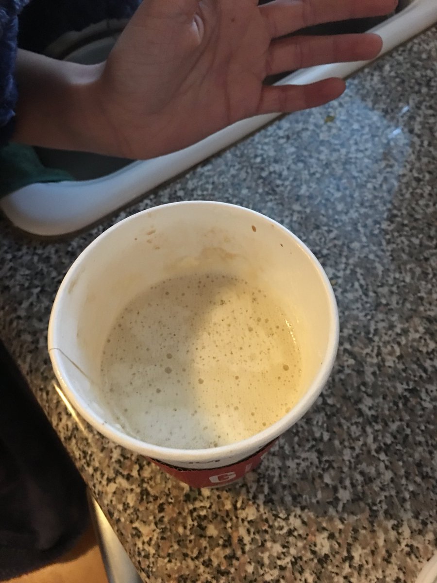 LRshtb's tweet photo. What is this😂 @Starbucks #halfemptyorhalffull https://t.co/3Yiwht91F7