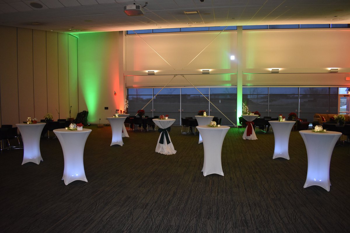 Tis the season to be jolly! It's holiday party time here, and we had two great groups in this weekend. And a jazz trio!