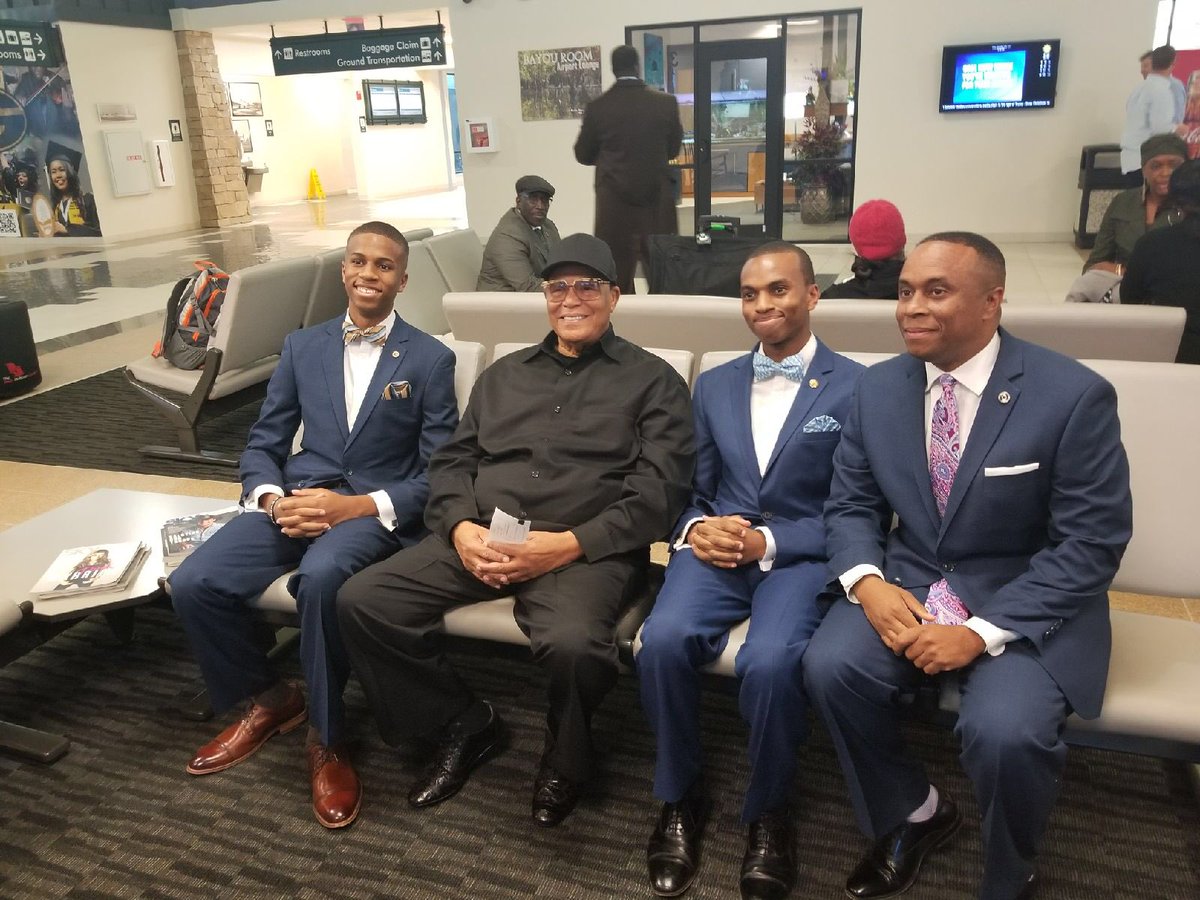 BrotherAquil's tweet photo. Had a beautiful conversation with the Honorable Minister @LouisFarrakhan last Friday. I will always cherish this moment. #Farrakhan🔥🔥 https://t.co/zYD7LXU2hG