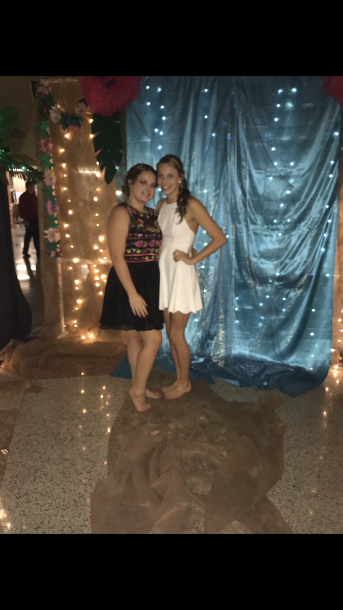 emily_kimmel's tweet photo. h16bday megan!!! love u and drive safe💞💞💞🚘 https://t.co/WTbCpYHwHV
