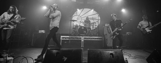ryansrockshow's tweet photo. 🔊 @pianosband announced a few record release shows in feb for their new album. dates here ➡️ https://t.co/u3jSscuaHv https://t.co/u46NHEMKTv