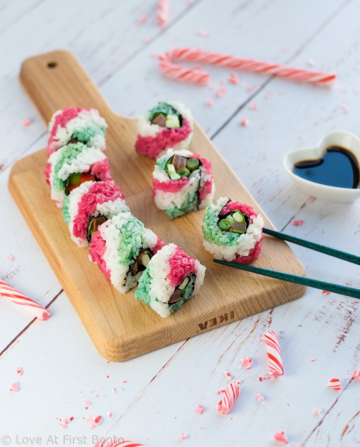 lovefirstbento's tweet photo. Why have regular #candycanes when you can have candy cane #sushi? 🍣GET THE RECIPE:: https://t.co/BDBN6VD2ku 

#Christmas #japanesefood #foodporn #vegan #vegetarian #寿司 #kawaii #xmas https://t.co/E6bTM91H9u