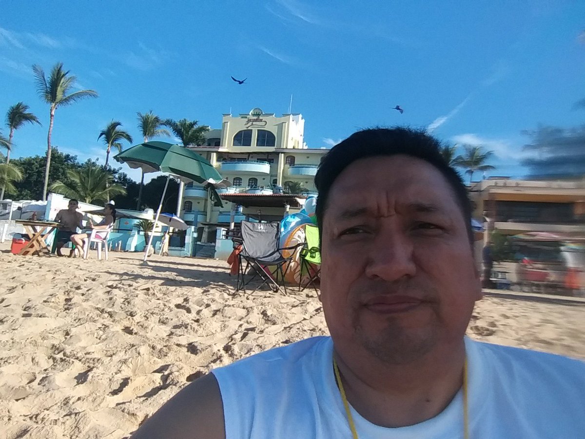 AlexRam02's tweet photo. Disfrutando de rincon guayabitos https://t.co/tJ0O62MYpS