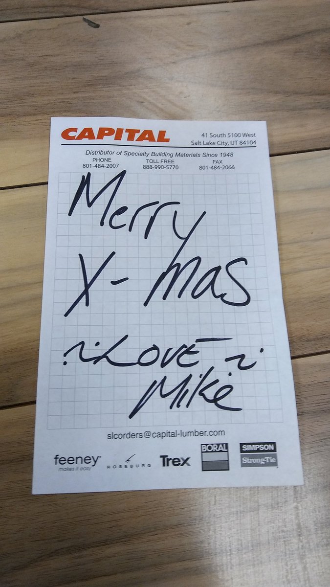 lalawitzke66's tweet photo. Christmas came early for Monte! #thegiftthatkeepsongiving #goodbyefrommike! #lockyourlocker #DSstruggles #😂 #apronandall https://t.co/lWltt8kfVT