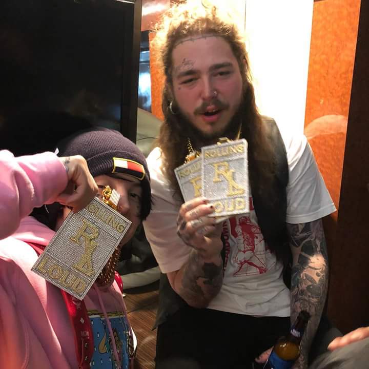 TRILL20353's tweet photo. Lil Xan x Post Malone https://t.co/bgS9SBxy5E