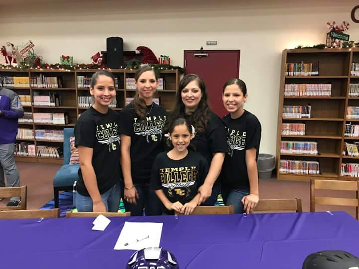 It's official! So blessed to have such great support and the opportunity to play at the next level 💛⚾