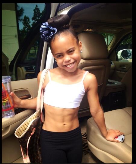 SlausonboyMike's tweet photo. my niece @LittleSwoll from singapore she done grew up from where she used to be https://t.co/2uttRxg69c