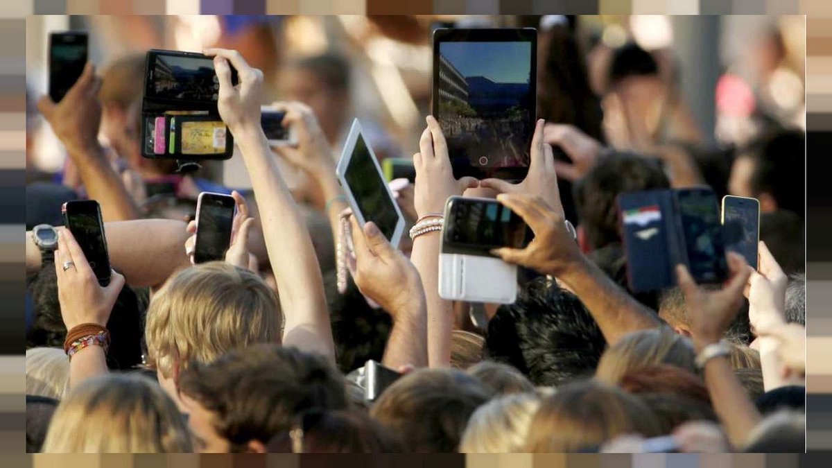 SiliconPrime's tweet photo. #AI on #mobile, good or bad? #debate #technology https://t.co/59IZliFZob   b https://t.co/WIdTtlkYpb