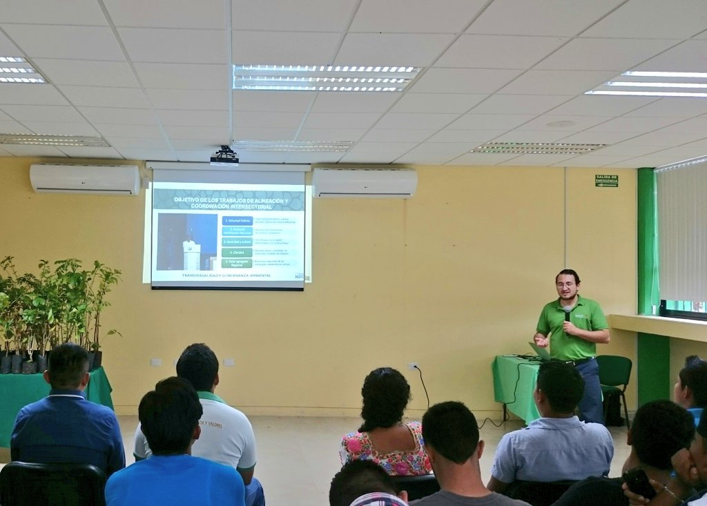 RecDrWalter's tweet photo. #UTECAN Presente; se llevó a cabo la Presentación del Acuerdo de Coordinación para la Sustentabilidad de la Península de Yucatán ASPY 2030 por personal de la @SEMARNATCAM en las instalaciones de nuestra Magna Casa de Estudios. https://t.co/7dHihMMe97