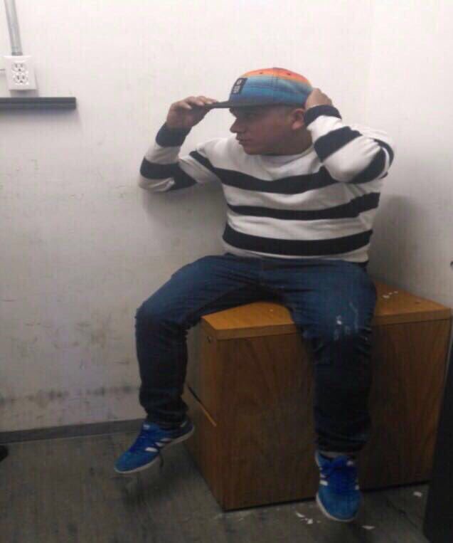 VILLALVAZO13's tweet image. Miren bien a este #HijoDeLaChingada. 
El viernes, intentó secuestro exprés de cuatro niños, (entre 12 y 14 años) en Centro Comercial @Oasis_Coyoacan. Vio que iban solos al cine; les quitó sus celulares; marcó a una de las mamás y pedía un millón de pesos. #Maldito