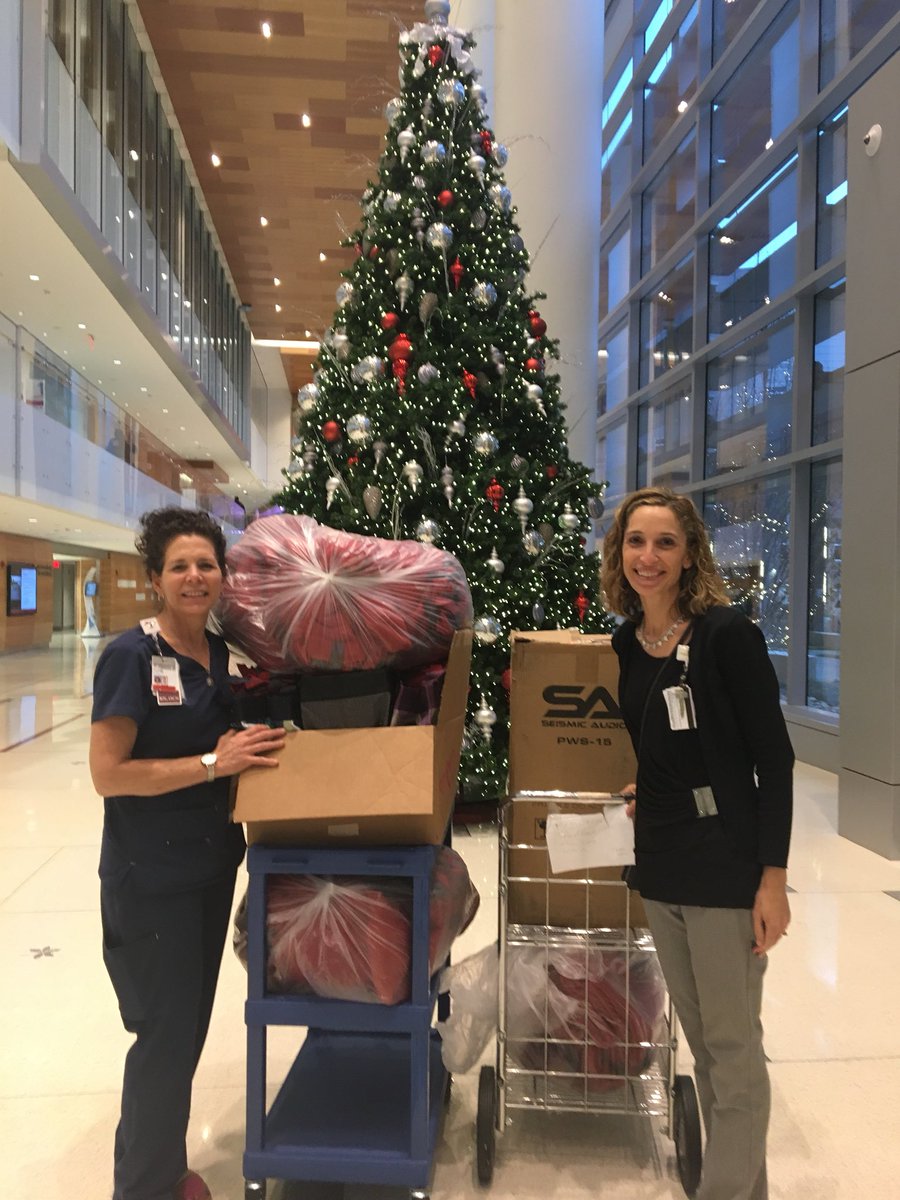RootTerri's tweet image. The Alton Darby Community donated their time, money and services to creating Chemo Care Bags... fleece blankets, toothpaste and toothbrushes, reading materials and Lularoe leggings!