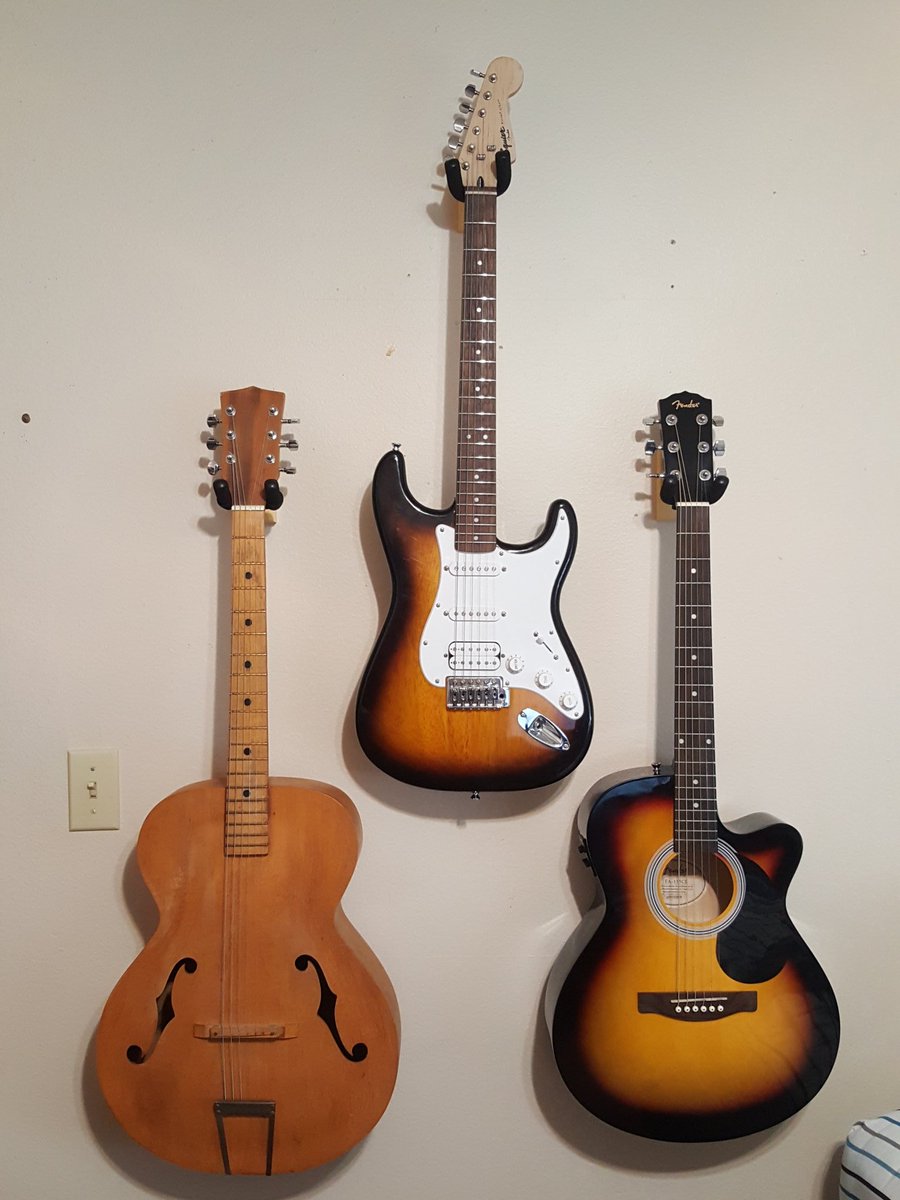 SoarinRider's tweet photo. @bakerXderek_ rate my guitar set up?? Love the videos btw👌 https://t.co/T5Stm1tDLw