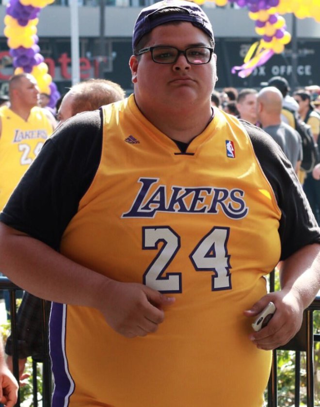 BleacherReport's tweet photo. Inspired by #MambaMentality, this Lakers fan has lost 170 lbs since Kobe’s last game 👊 https://t.co/OEctTtrS75 https://t.co/76U10EAtPr