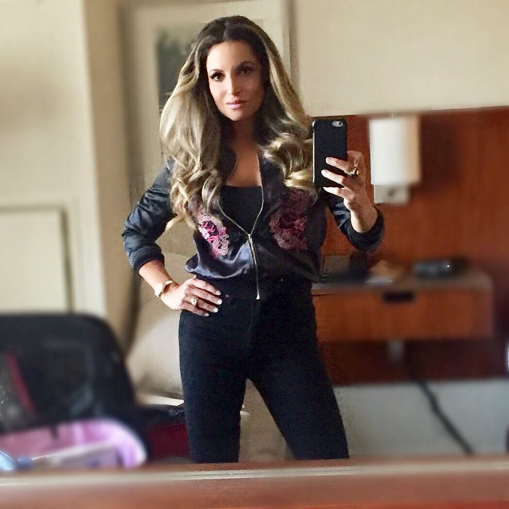 Happy Birthday to WWE Hall of Famer Trish Stratus who turns 42 today! 