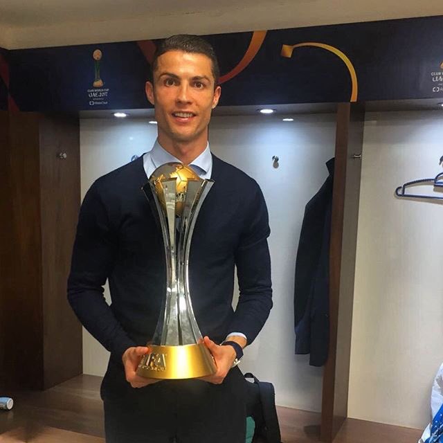 Cristiano Ronaldo en 2017 :

⚪ 59 matches
⚽ 53 buts
🎯 13 passes décisives
 
🏆 Liga
🏆 Ligue des Champions
🏆 Supercoupe d'Espagne
🏆 Supercoupe d'Europe
🏆 Coupe du Monde des clubs
🥇 Joueur UEFA de l'année 
🥇 The Best
🥇 Ballon d'Or