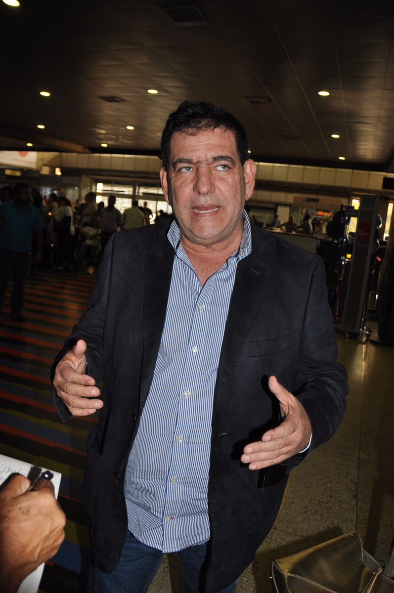 Franco Germatán entre los pasajeros de Estelar que pidió sanciones  para esta aerolínea que los mantiene en zozobra desde la 1.45 pm de este lunes cuando debió salir el vuelo a Panamá