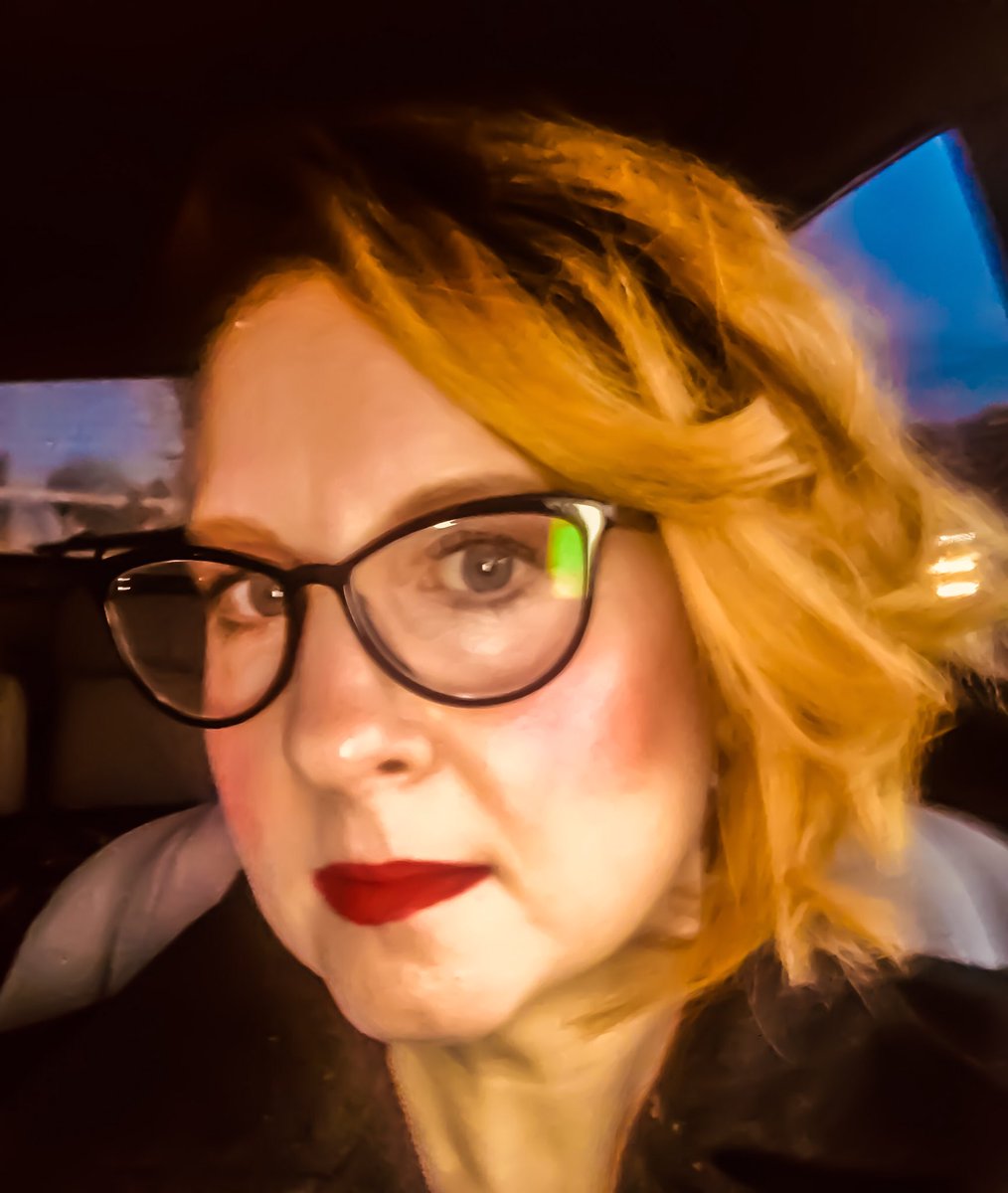 get_asana's tweet photo. Tried out my new #limecrime lipstick (I am sold) and feeling very Farrah Fawcett-ish with my winged hair (although I think she actually had feathers). 😂

#yoga #yogateacher #newme #bepresent #getoffyourasana #getoffyourasanabykaygee2 #getoffyourasanabykaygee #imovemountains https://t.co/J3hdMNSgNv