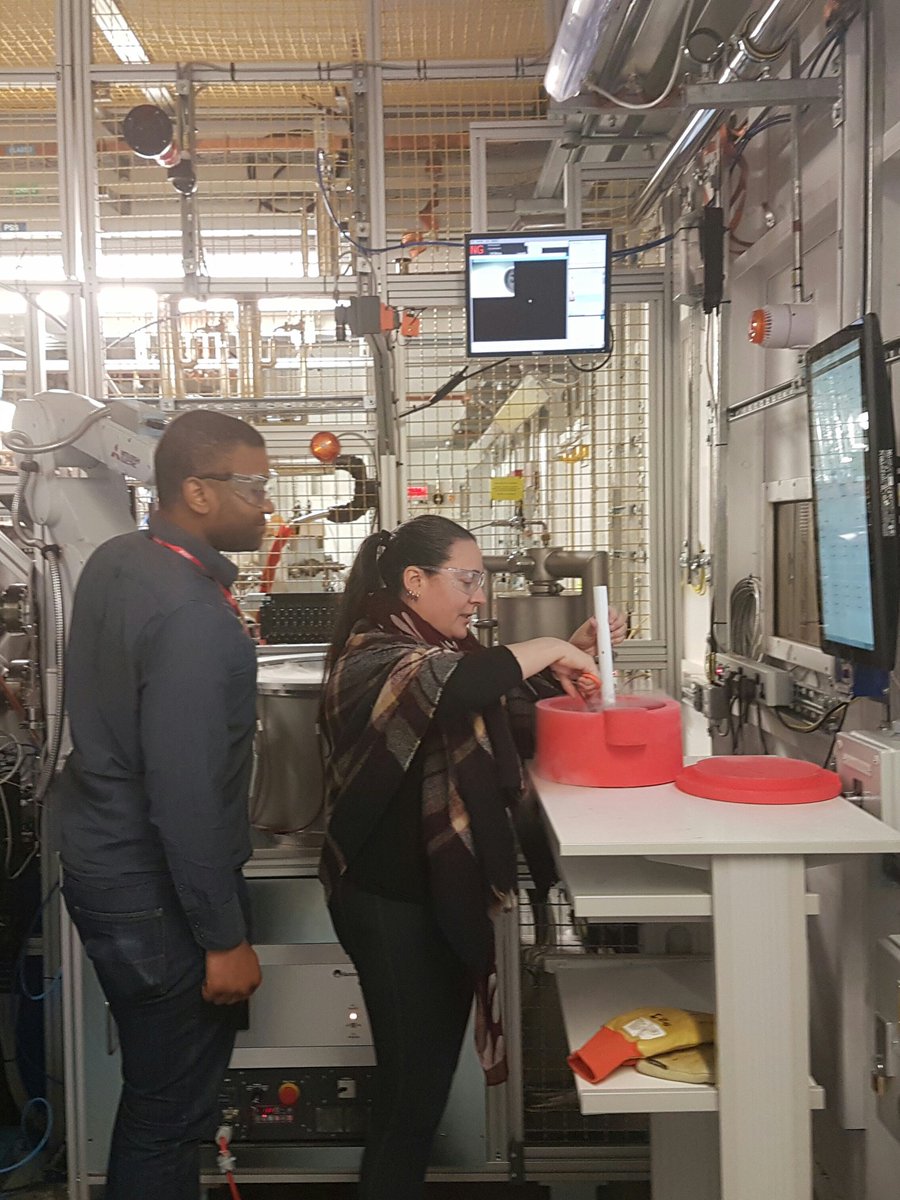 SusanKathleenFe's tweet photo. Teaching Marty how to load our pucks before a long Sunday at the beamline. Sharing the knowledge! @Diamond_MX @DiamondLightSou @MSCActions @Gfaust82 @ITN_RAMP @EU_H2020 #RAMP #H2020 #membraneproteincrystallography #raster_till_u_drop #highhopesforhighres @jonbailey1989 https://t.co/KWUTjZrzDP