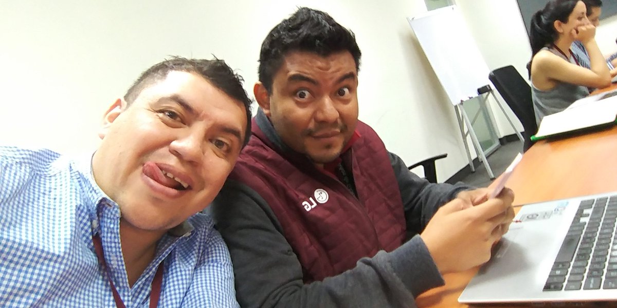 cas9982's tweet photo. Trabajando en otro país con @d1_ramirez https://t.co/Fn42mbRQBB