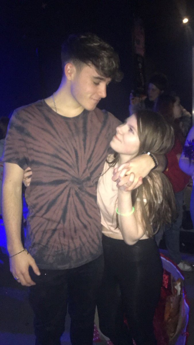 jasmiiinxo's tweet photo. He’s alright I suppose ❤️x @RoadTripTV https://t.co/QTxLF8aZNH