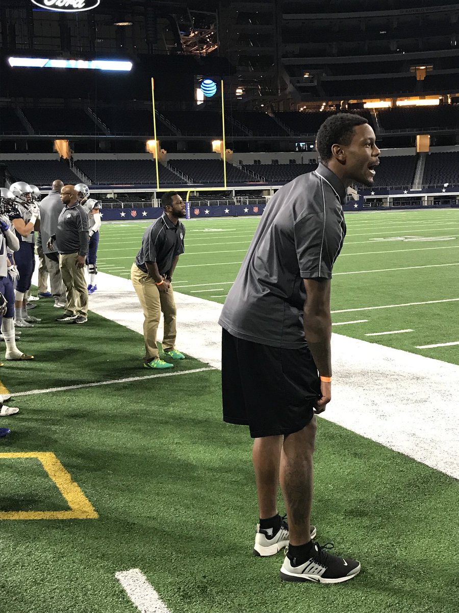 ClarkSports's tweet photo. @WhoStopping88 and @dritowel on the side lines coaching for west team https://t.co/IrRBZnCVlq