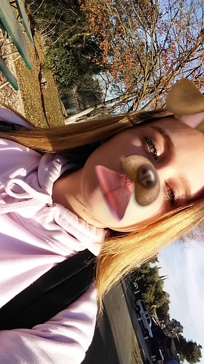 xvroxw's tweet photo. mark my words, January 11th I will get that hug from grayson. anywho happy tuesday from my ugly ass 

#TuesdaySelfie 

@GraysonDolan @EthanDolan 

WAIT OMFG I JUST REALIZED IT'S MONDAY. https://t.co/9YL4mmPi7c