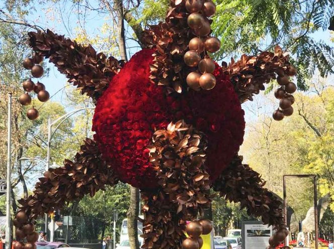 DONDEIRweb's tweet photo. ¡Piñatas de flores monumentales adornan Paseo de la Reforma! Ve con tu familia a disfrutar esta expo y voten por su favorita. Aquí todos los detalles: https://t.co/1IZyccK8Iw https://t.co/6HoR5zFB6i https://t.co/fZgd11kTzi