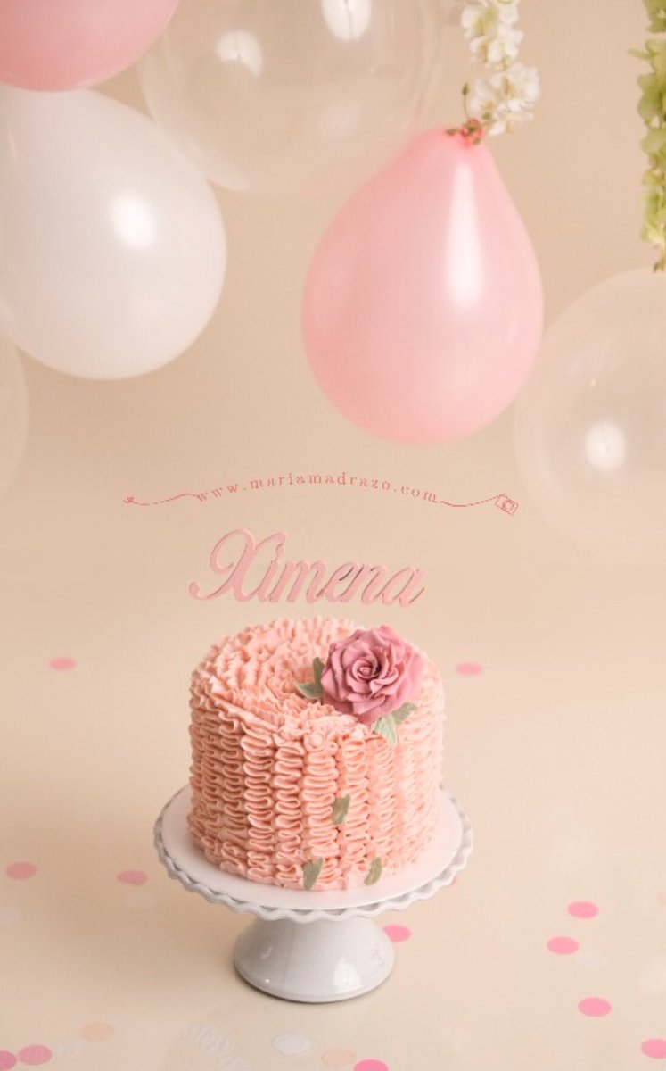 peonycakestudio's tweet photo. Pastel #smash para Ximena. ❤️
Pastel de vainilla decorado con nuestra maravillosa receta de buttercream.
#smashcake #pasteles #pastel #pastelesdecorados #pastelesmexico #pastelesfondant #peonycakestudio #pasteldevainilla #cake #cakeartist #cheflife #food #foodie #foodstagram https://t.co/cOXu9Rvpze