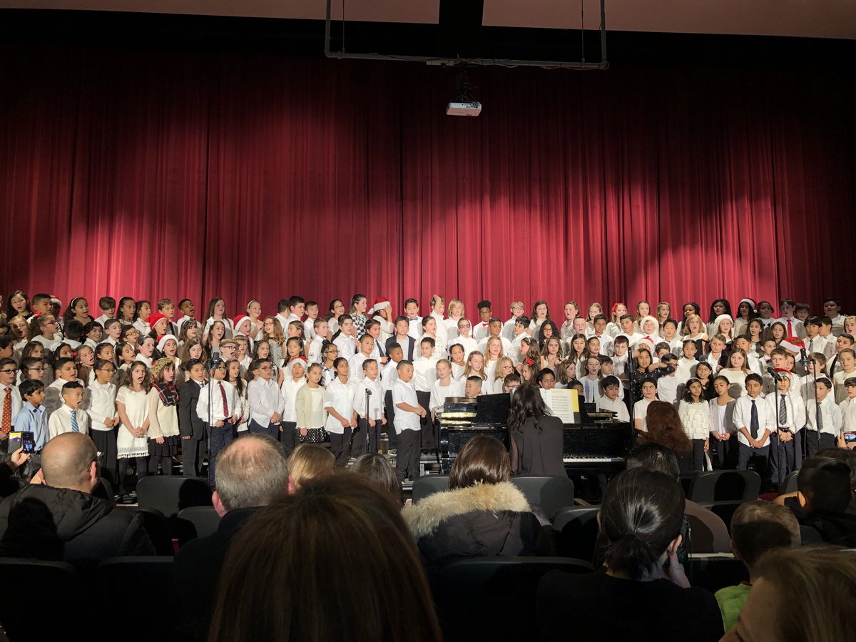 Awesome job by the <a href="/Jackson_Ave/">Jackson Ave School</a> 4th grade winter concert. Great job kids!!! #MineolaProud