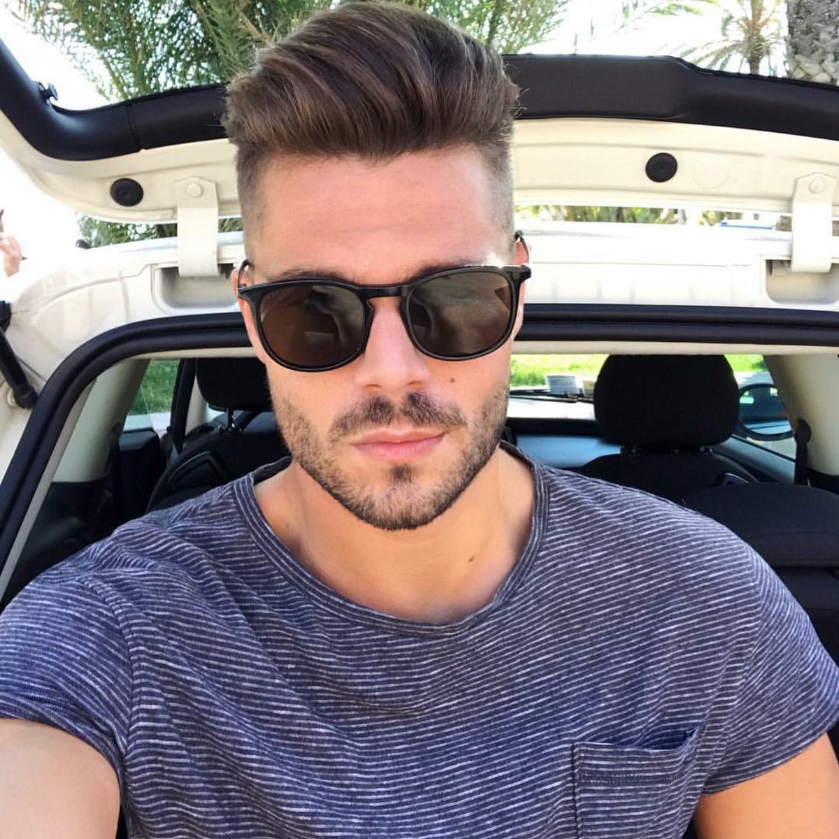 BocaDeLobo3's tweet photo. Los mejores estilos aquí en BOCA DE LOBO BARBER SHOP 
LA NUEVA BARBERÍA EN BOGOTÁ 
#bocadelobobarbershop #bocadelobo #barber #barbershop #bogota #colombia #moda #haircutz #barbudo #desvanecido #barbershopcolombia #medellin #cali #chapinero #parquedela93 #zonat #zonag #machos https://t.co/G24JBxfOFi